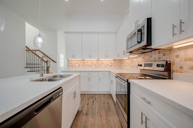 Building Photo - 8449 Jutland Rd