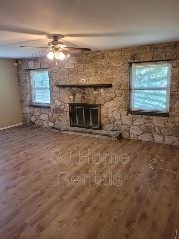 Building Photo - 47 Holstone Ln