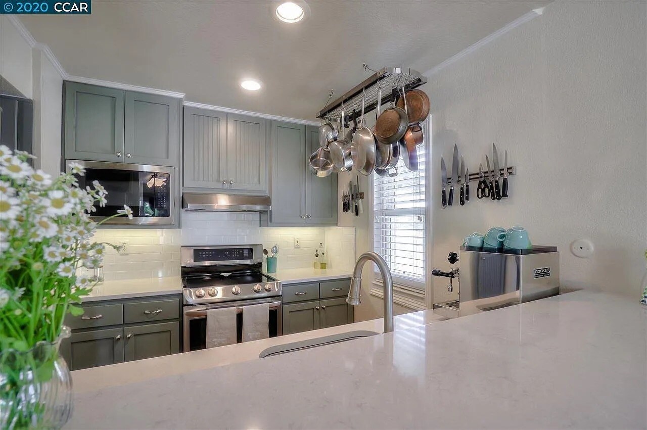 Building Photo - 34 Mozden Ln