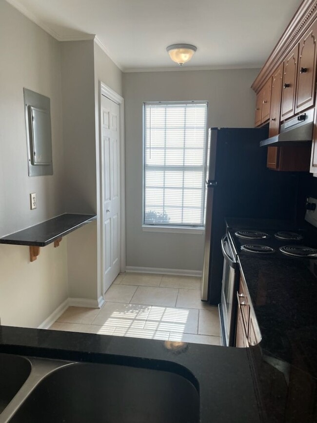 Building Photo - Quaint Townhome in the Heart of North Augusta