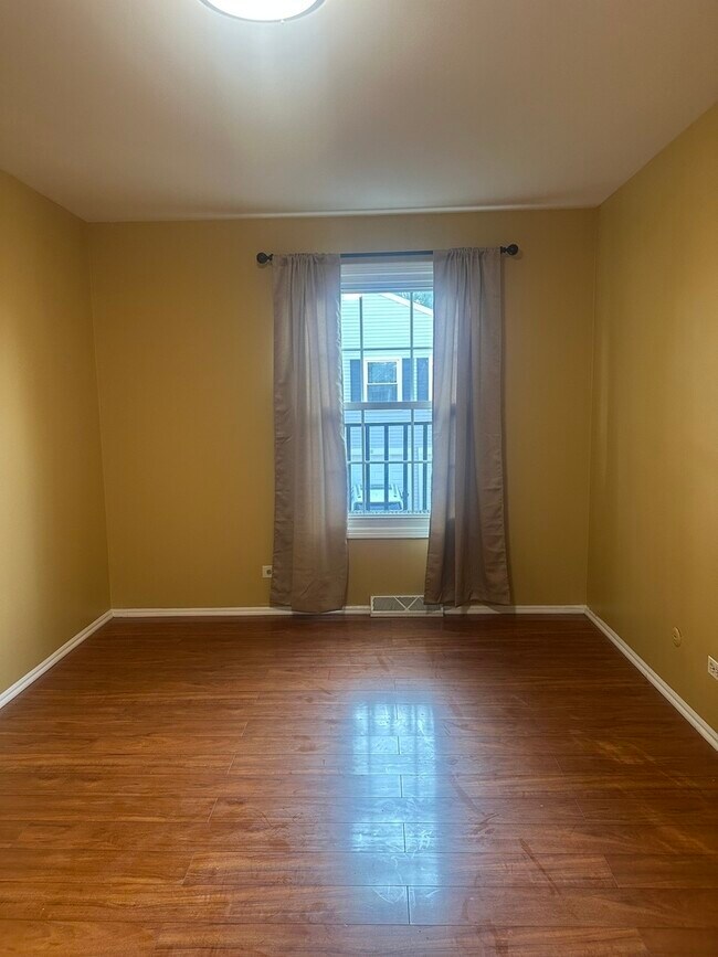 Building Photo - 1284 Prairie Ave