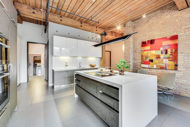 Building Photo - 1327 W Washington Blvd