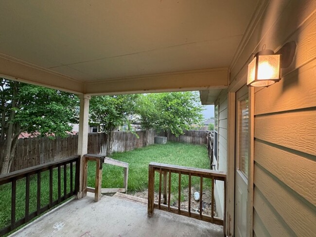 Building Photo - Nice 3 bedroom 2 Bath One Story Home