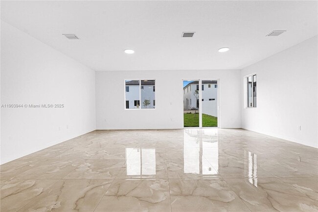 Building Photo - 22555 SW 125th Ave