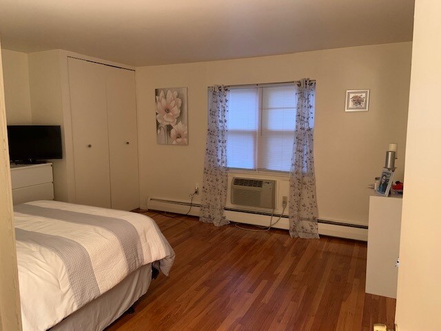 master bedroom - 85 Abner Ct