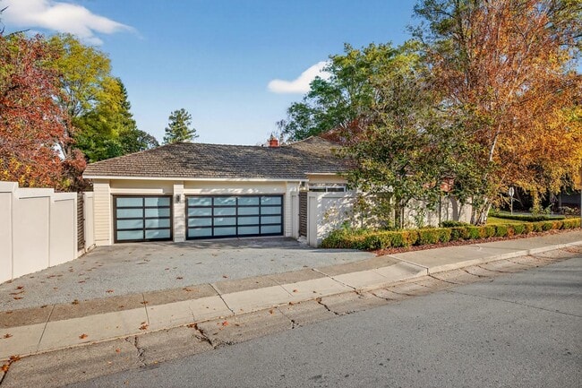 Building Photo - 860 Monte Rosa Dr