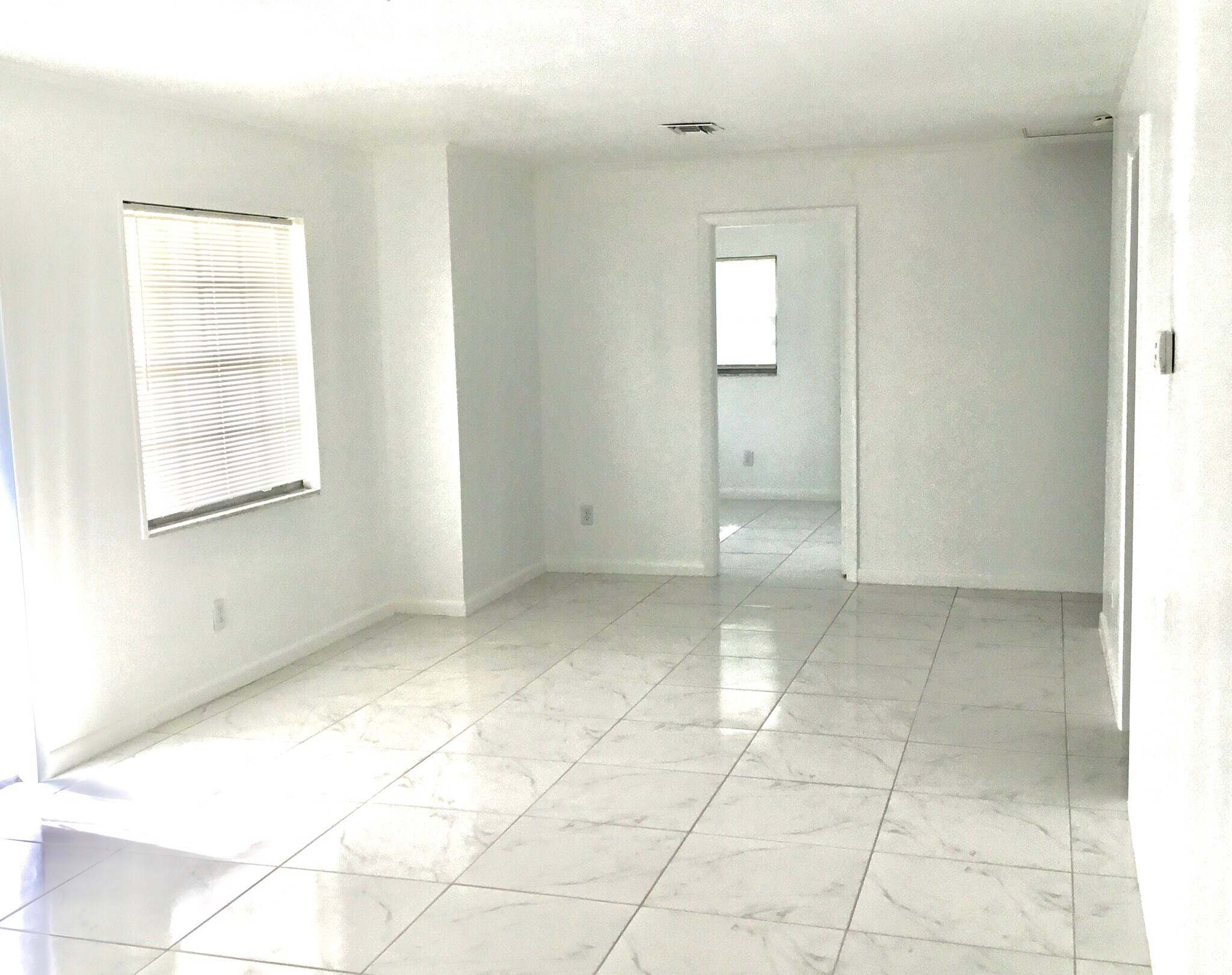 Building Photo - 15623 SE 92nd Ct