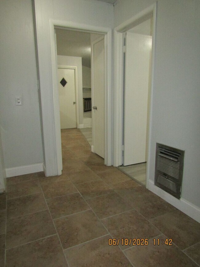 Building Photo - Freshly Painted/New Flooring home located closed to downtown Lawton/Ft. Sill