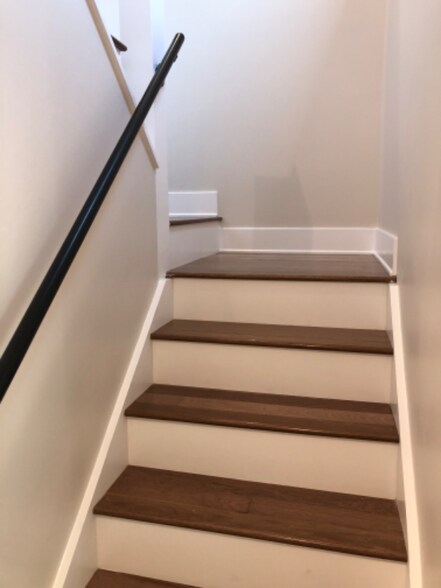 Building Photo - 152 Pearl St