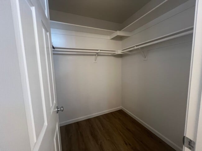 Building Photo - Beautiful upgraded 3 bedroom in Mission Grove!