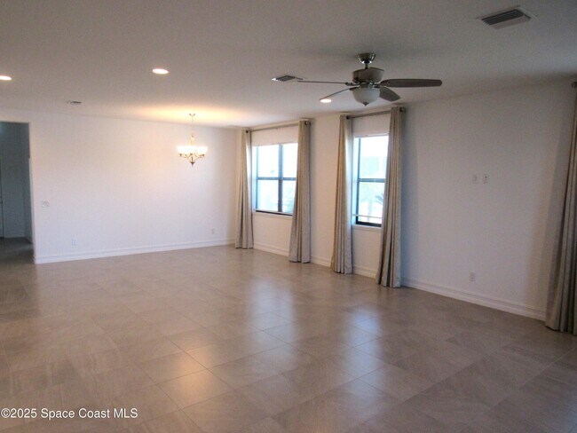 Building Photo - 3398 Addison Dr