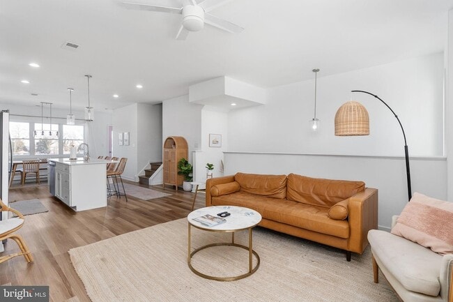 Building Photo - 308 Douglas Ave