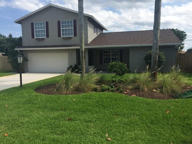 Primary Photo - 4610 Pine Tree Dr