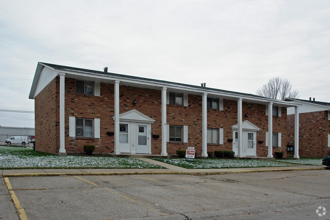 Building Photo - South Shore Court Apartments
