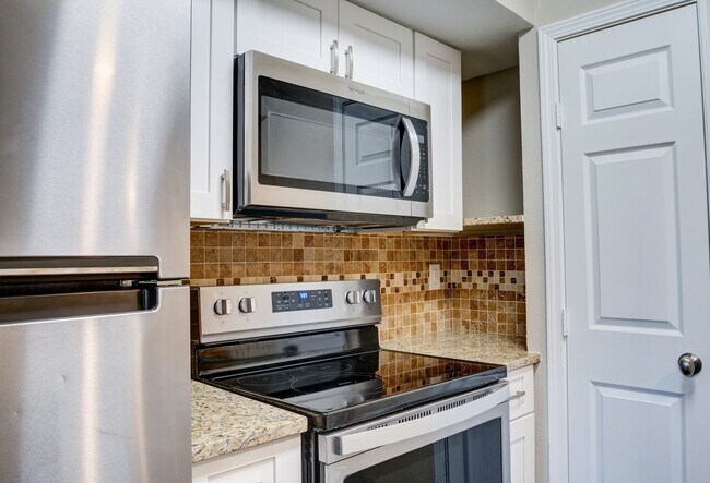 Building Photo - 9020 Grannis St