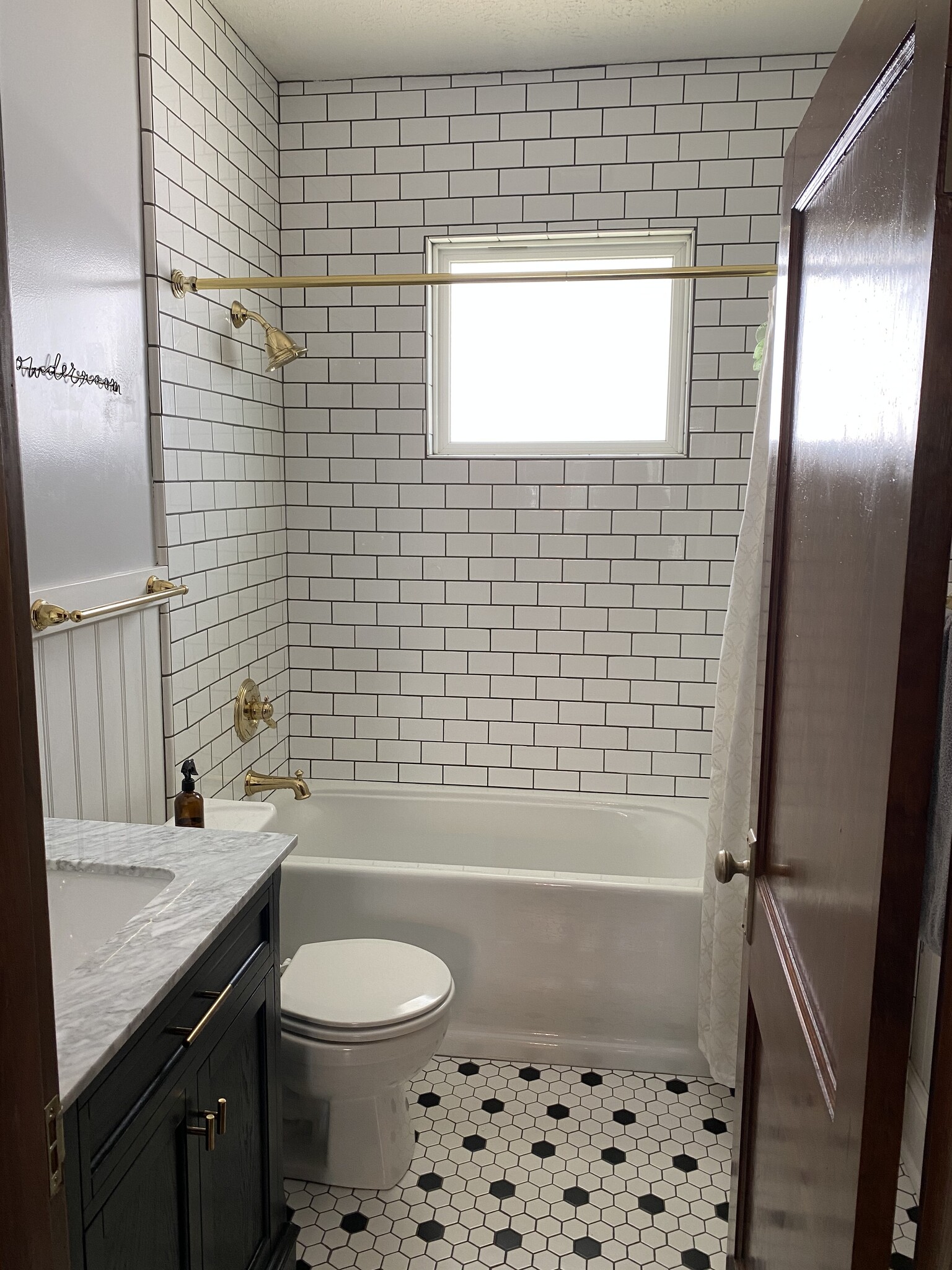 Completely renovated bathroom - 1505 Russell St