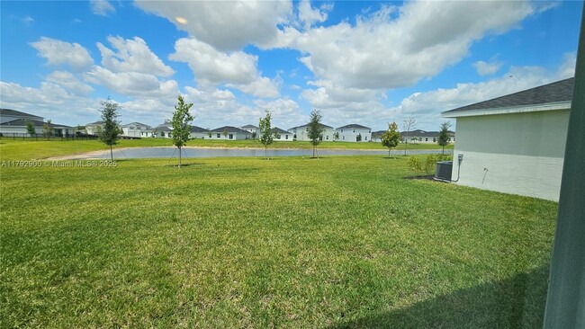 Building Photo - 5986 Pickering Dr