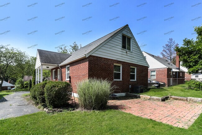 Building Photo - 640 Overlook Ave
