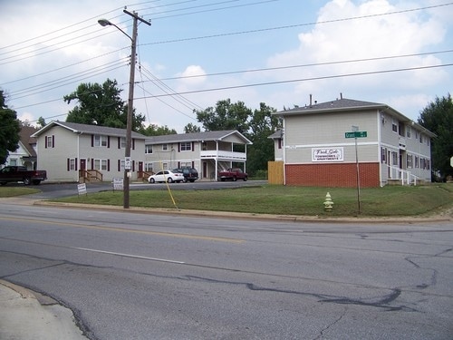 Building Photo - 750 S Grant Ave