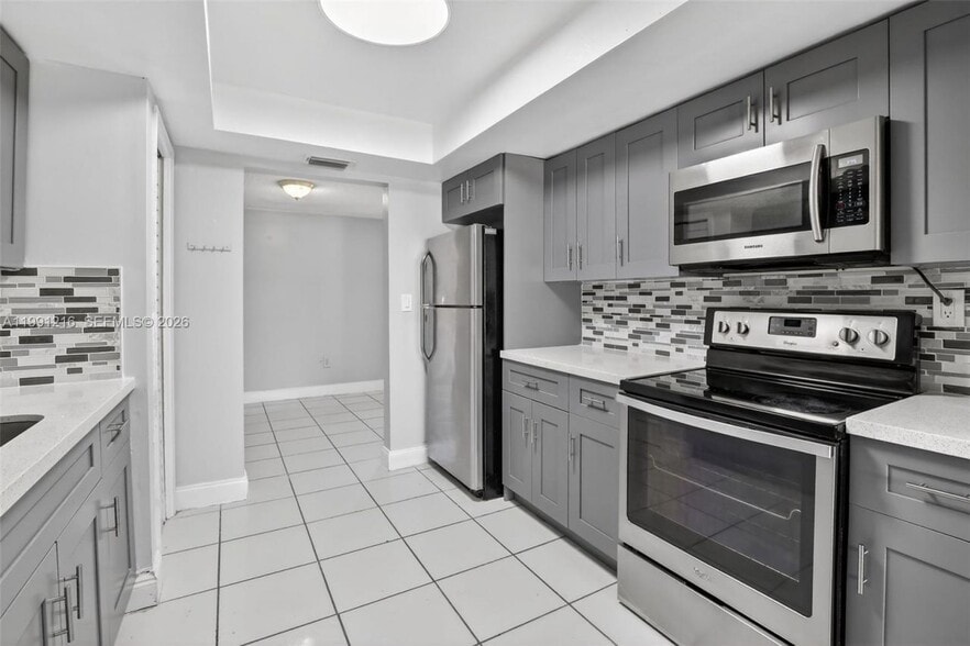 Building Photo - 2521 NW 72nd Ave