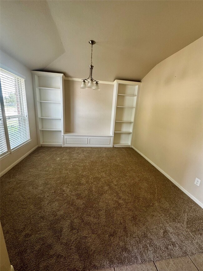 Building Photo - 5519 Casa Calvet Dr