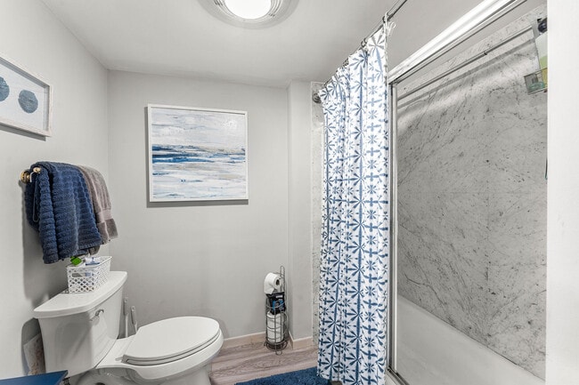 Building Photo - 100 S Beach Rd