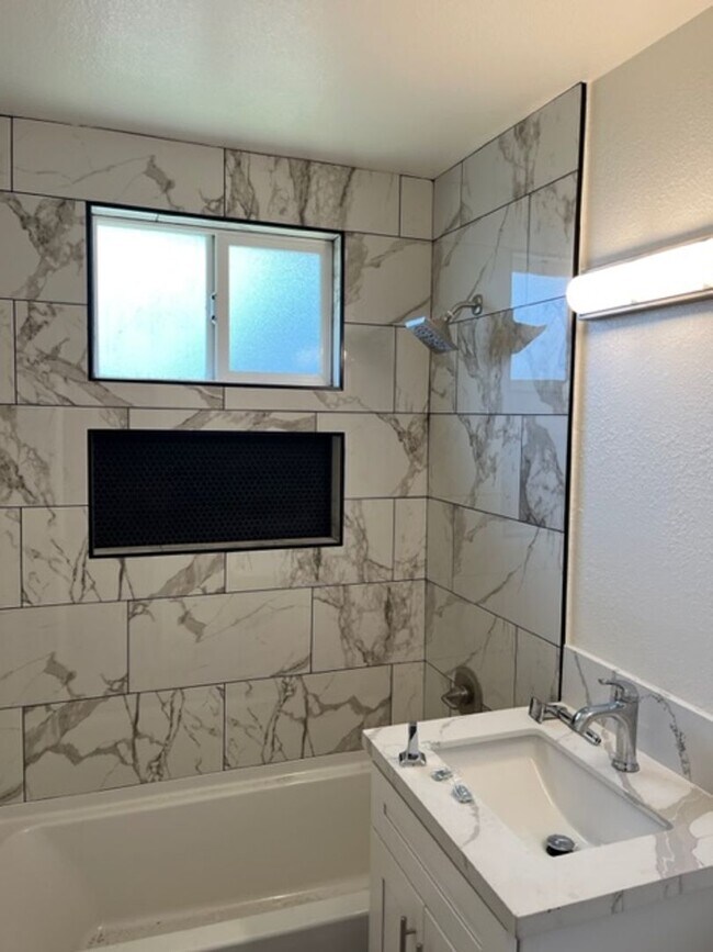 Building Photo - Coleen Ct | Newly Remodeled 2 Bedroom 1 Ba...