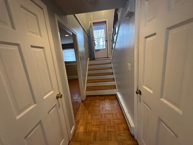 Building Photo - 87 Phelps St