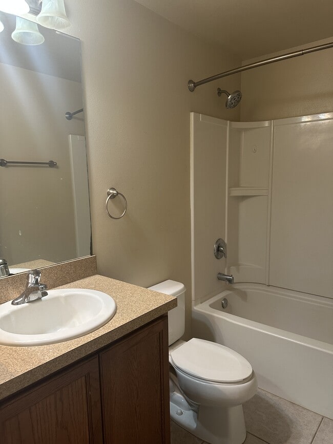 Building Photo - 464 Dryden Cir