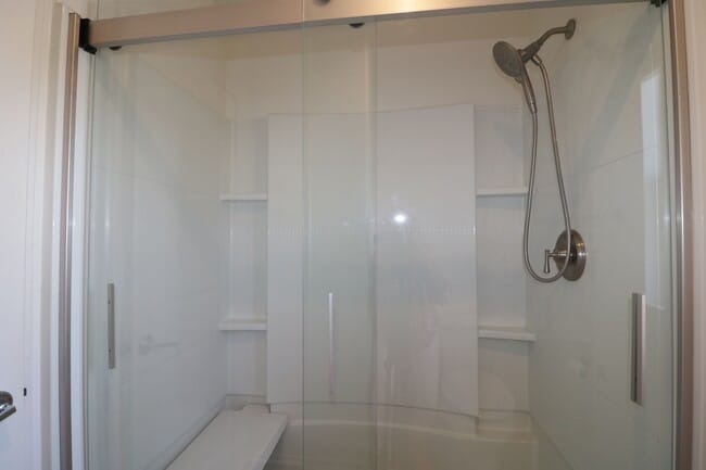 Building Photo - Townhome for Lease  in Valencia!