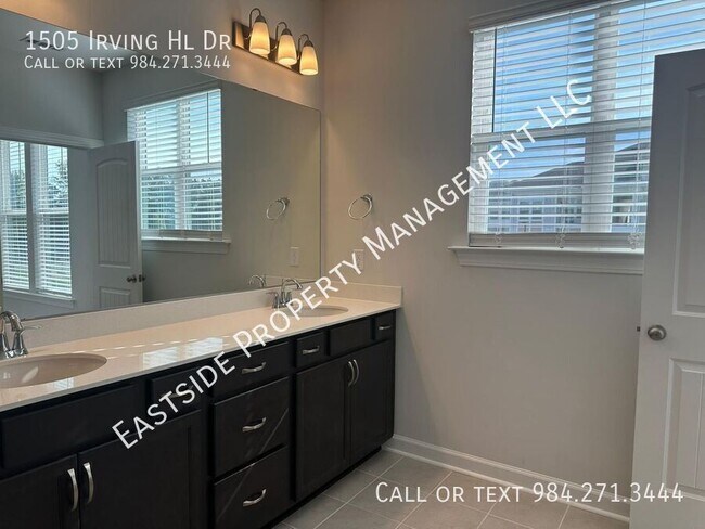 Building Photo - 1505 Irving Hl Dr