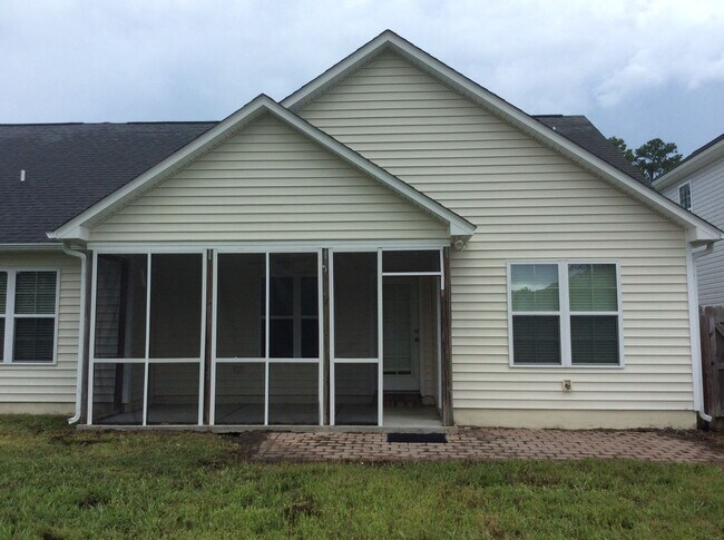 Building Photo - New Bern Family Home 3 bedroom with FROG