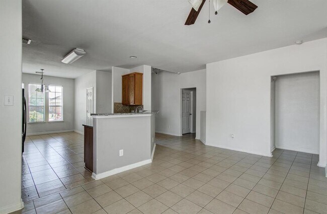 Building Photo - 7547 Oakwood Canyon Dr