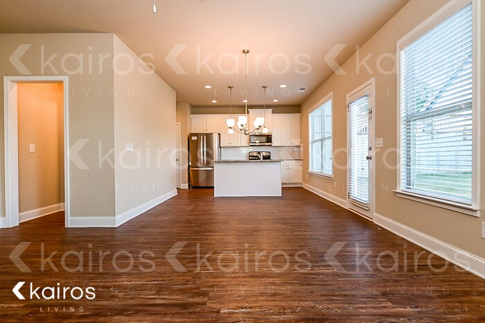 Building Photo - 25 Heard Ln