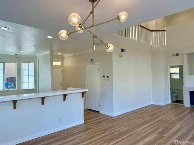 Building Photo - 923 Ferro Dr