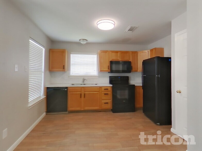 Building Photo - 5029 Hauna Ln