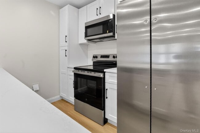 Building Photo - 64 Manor Pl