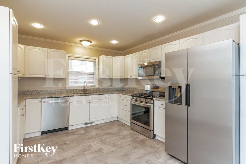 Building Photo - 6814 Elm Forest Dr