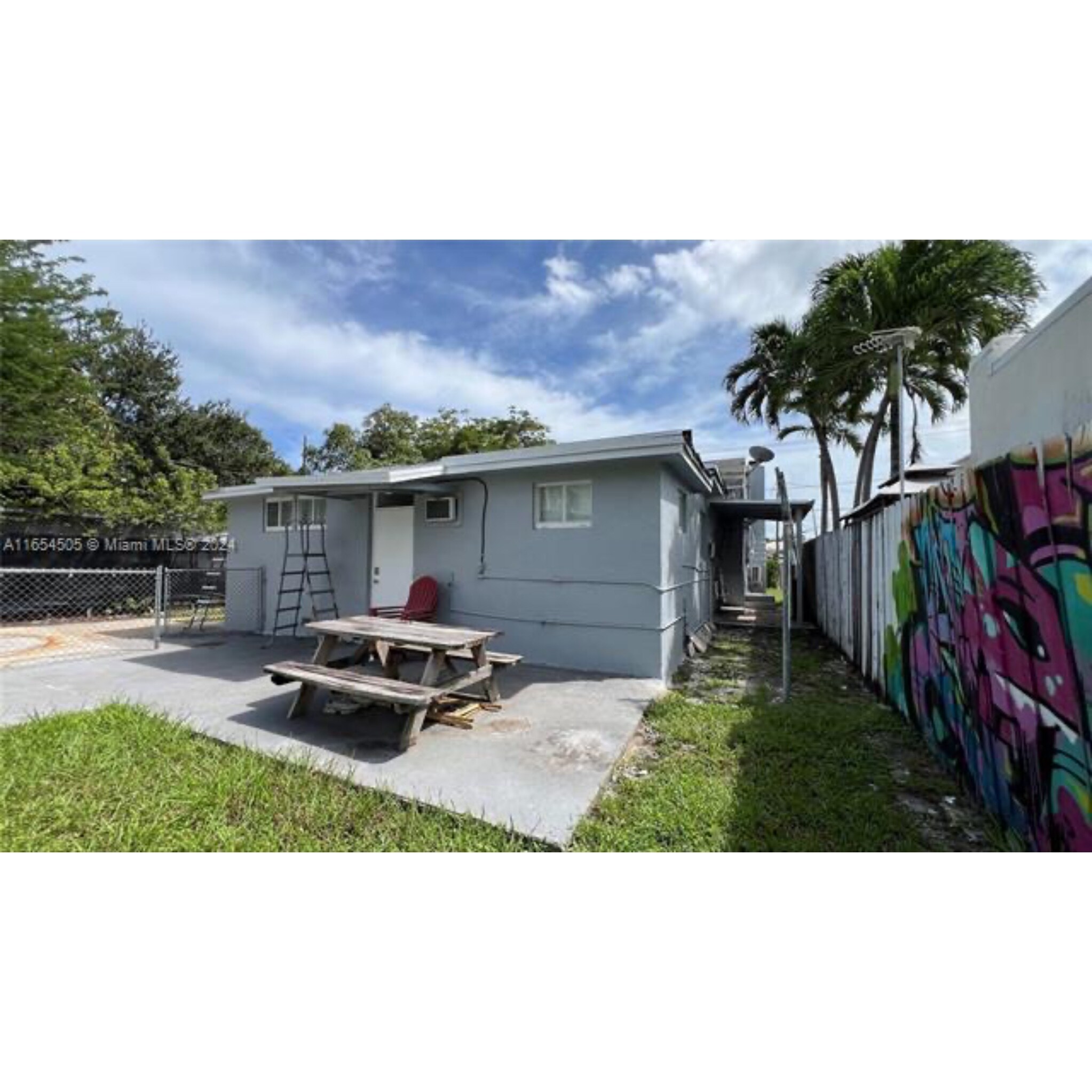 Building Photo - 113 NW 35th St