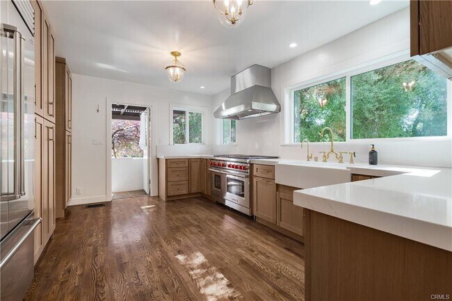 Building Photo - 4805 Alta Canyada Rd