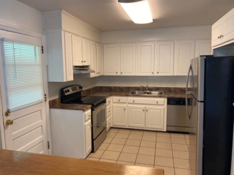 Building Photo - 1606 Winter St