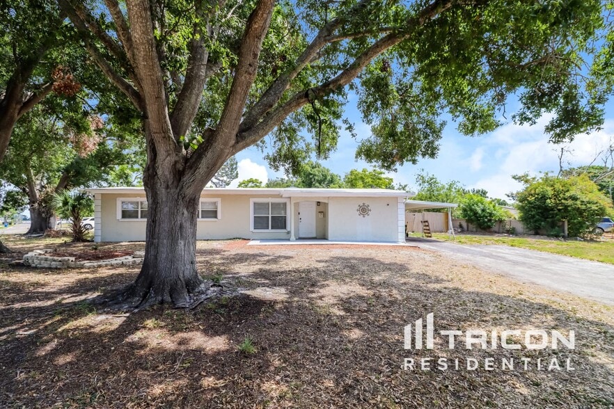 Primary Photo - 6193 39th Ave N