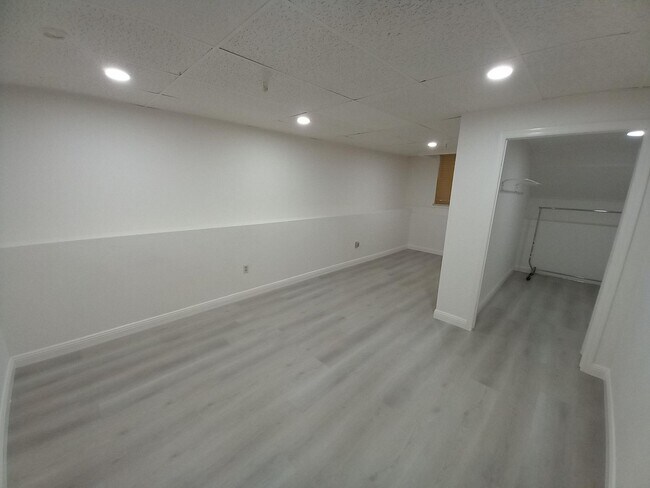 Building Photo - 51 Boardman Pl