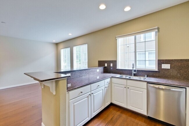 Building Photo - Modern Communication Hill Townhome | Panoramic Mountain Views