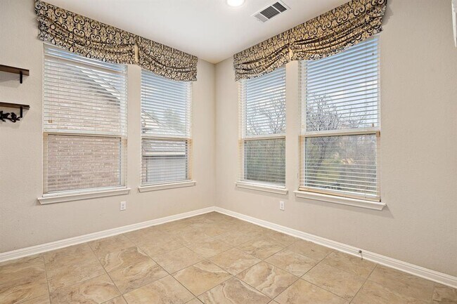 Building Photo - 2406 Yorkshire Ln