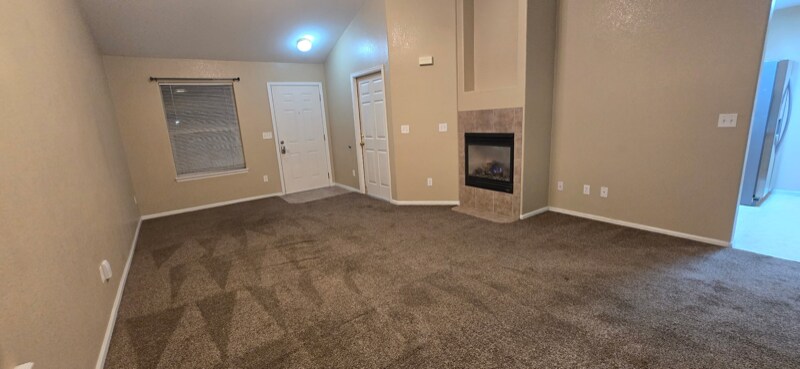 Building Photo - 721 Waterglen Dr
