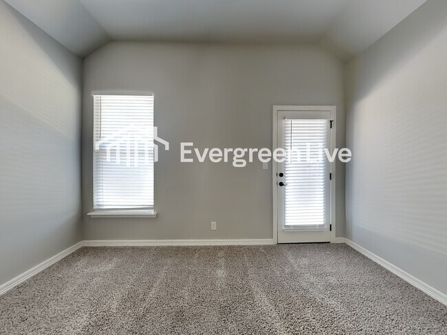 Building Photo - 2114 E 132nd St S