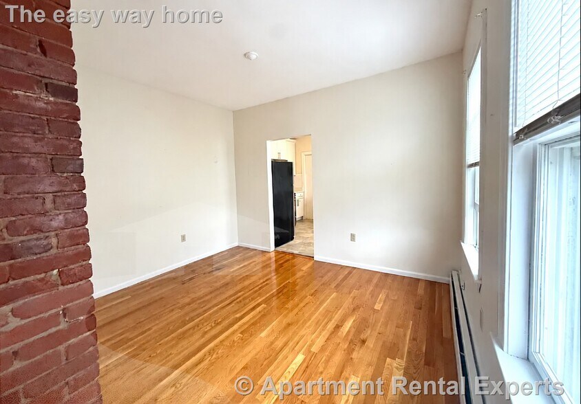 Building Photo - 66 Morton Ave