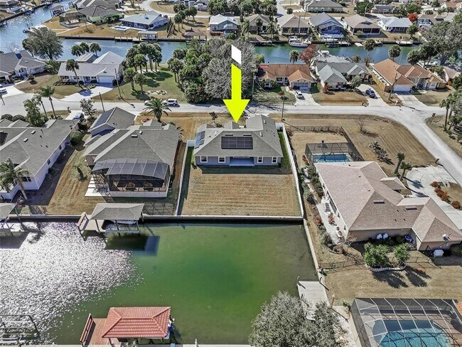 Building Photo - 8 Creek Ct