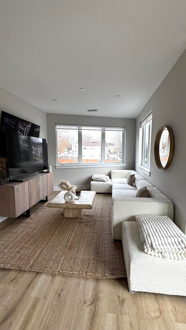 Building Photo - 203-205 Randolph Ave Unit# 101